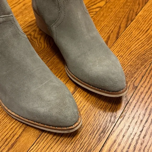 Crevo “Clara” Grey Suede Leather Booties Western size 9.5 worn once - Picture 2 of 10